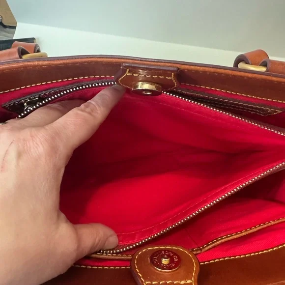 ✨ Dooney & Bourke Small Gretchen Tote in Natural/Tan ✨ - Picture 8 of 12